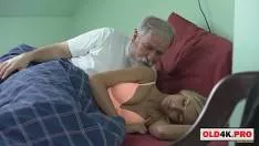 الجد يمارس الجنس مع ابنة أخته النموذجية