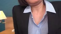 كلتا المرأتين لديهما ثدي كبير ويريدان الشعور بالرضا عند ممارسة العادة السرية