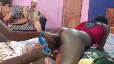 صديقتان جميلتان مارس الجنس من قبل نفس الشريك