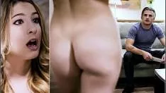 في منتصف النهار، يمكنك أن تقابل شابة عارية في الشارع وتطلب منك مضاجعتها