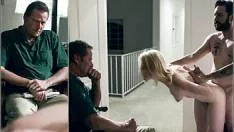 هذه الجبهة مفلس التي ترتجل في كل لعبة جنسية لديها روح كبيرة جدًا