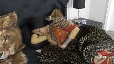 الأم السوداء تجني المال من الاستمناء على كاميرا الويب